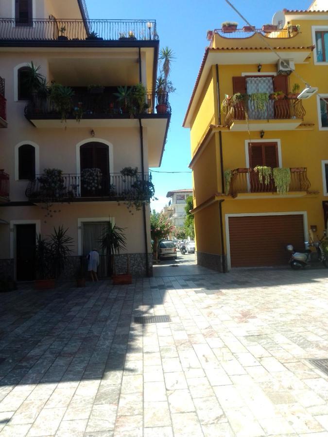 Vacanza Taormina Mare Mazzeo Exterior photo